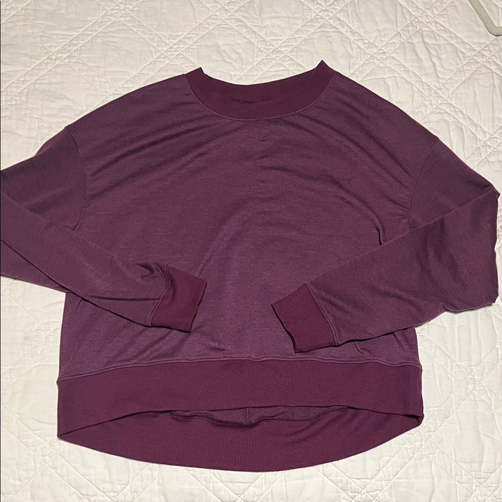 Purple M EUC YOGAMOGA Crewneck Sweatshirt/Pullover